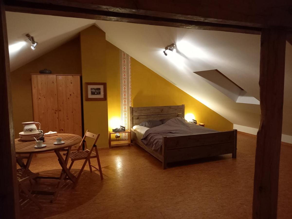 Aux Saveurs D'Enneille Bed & Breakfast ดูร์บี ภายนอก รูปภาพ